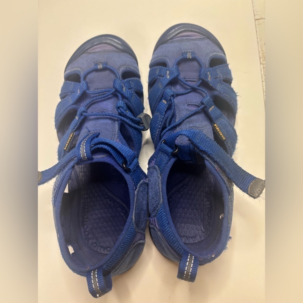 Keen Newport Size 5 Blue Gray Hiking Water Shoes Sandals Big Kids Drawstring